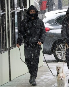 camila-mendes-and-madelaine-petsch-out-in-vancouver-02-13-2021-0.jpg