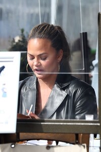 chrissy-teigen-at-il-pastaio-in-beverly-hills-02-01-2021-3.jpg