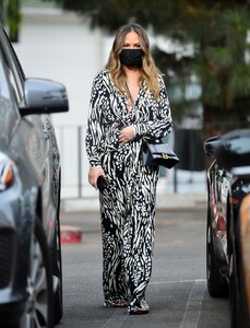 chrissy-teigen-in-a-patterned-blouse-and-pants-los-angeles-11-05-2020-2.jpg