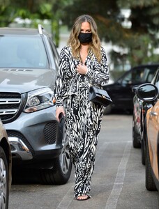 chrissy-teigen-in-a-patterned-blouse-and-pants-los-angeles-11-05-2020-5.jpg