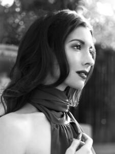 chrysta_bell_by_elias_tahan_sunshine-web-e1503011520291.thumb.jpg.7d629bcf27d432191bd21640c82b3b24.jpg