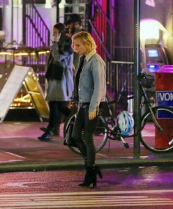 diane_kruger_out_and_about49.jpg
