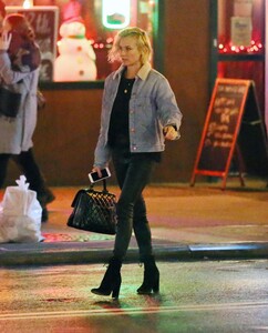 diane_kruger_out_and_about6.jpg