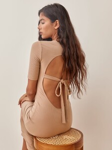 dosch-dress-sand-1.jpg