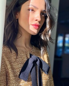 eiza_gonzalez_-_byrdie_photoshoot_2021__3_.jpg