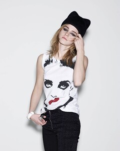 emma-watson-hq-photoshoot_90gh28ctv98.jpg