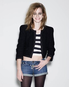 emma-watson-hq-photoshoot_xrmx2w8601a.jpg