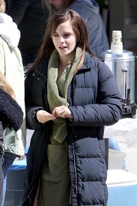 emma-watson_9ucvh789bhm.jpg