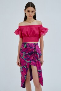 floret_top_624-hot_pink_102003071-5_frame_skirt_511-purple_geo_floral_g_4024-edit.jpg