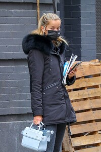 frida-aasen-leaving-the-dogpound-in-new-york-02-27-2021-1.jpg