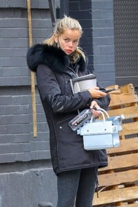 frida-aasen-leaving-the-dogpound-in-new-york-02-27-2021-2.jpg