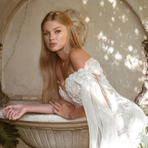 galitrobinik_bridal_123439590_669429337304166_57626029428140937_n.jpg