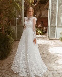 galitrobinik_bridal_125838017_363024581428144_2871904678397270974_n.jpg