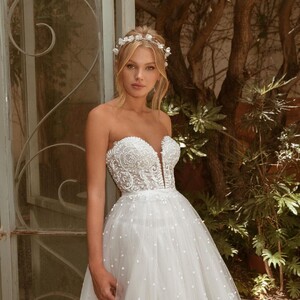 galitrobinik_bridal_139199534_422633059168499_1563276721693948103_n.jpg