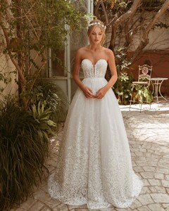 galitrobinik_bridal_139409514_395695961724165_8312376538669343404_n.jpg