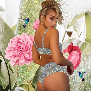 goldenbarbie_2021.2.22_cif2il.jpg