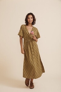 harper-wrap-dress-1-8c900d_5175a7edae574c9f9eb16c7ce2aa3cff_mv2.jpg