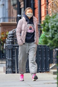 helena-christensen-heading-to-a-gym-in-new-york-02-26-2021-0.jpg