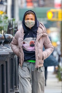 helena-christensen-heading-to-a-gym-in-new-york-02-26-2021-4.jpg