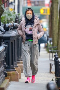 helena-christensen-heading-to-a-gym-in-new-york-02-26-2021-5.jpg