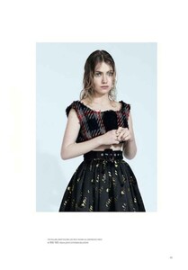 imogen-poots-photoshoot-for-lula-japan-issue-02-2015_1_thumbnail.jpg
