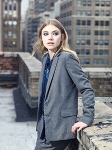 imogen-poots-photoshoot-for-who-what-wear-2015-_3.jpg