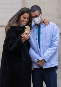 izabel-goulart-makeup-free-out-in-paris-02-20-2021-0.thumb.jpg.f4418a6cca504260246f526bb0e3c884.jpg