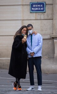 izabel-goulart-makeup-free-out-in-paris-02-20-2021-1.thumb.jpg.5e956398fd5f1d74c5d66d47b406a21d.jpg