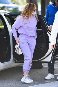 jennifer-lopez-in-a-lilac-tracksuit-out-in-miami-02-01-2021-1.jpg