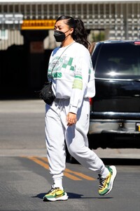 jordyn-woods-out-in-los-angeles-02-24-2021-4.jpg