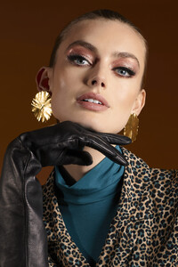 juffrouw-Jansen-IMAGE-FW20.6-scaled.thumb.jpg.e1c08766330702be318417eb218ab08d.jpg