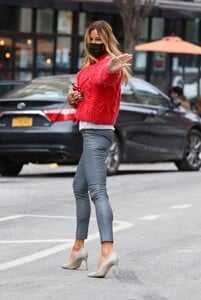 kelly-bensimon-out-on-valentine-s-day-in-new-york-02-14-2021-3.jpg