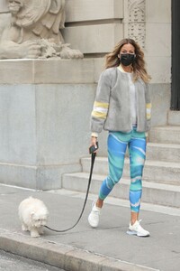 kelly-bensimon-out-with-her-dog-in-new-york-02-12-2021-0.jpg