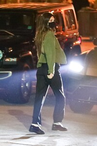 kendall-jenner-out-dinner-in-los-angeles-02-10-2021-4.jpg