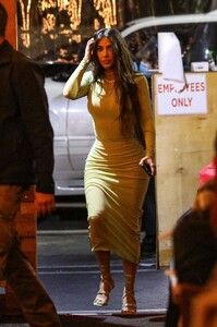 kim-kardashian-out-for-dinner-in-beverly-hills-02-24-2021-3.jpg