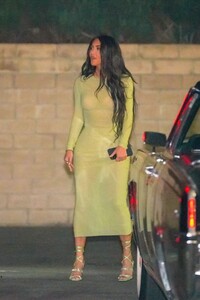 kim-kardashian-out-for-dinner-in-beverly-hills-02-24-2021-5.jpg