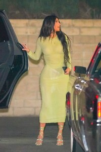 kim-kardashian-out-for-dinner-in-beverly-hills-02-24-2021-6.jpg