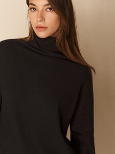 kira-top-black-2.jpg