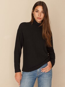 kira-top-black-3.jpg