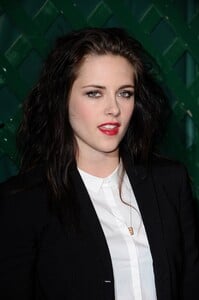 kristen-stewart-hq-photos-serie-1_7u7ha2chsr0.jpg