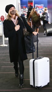 kristin-cavallari-at-lax-in-los-angeles-02-11-2021-5.jpg