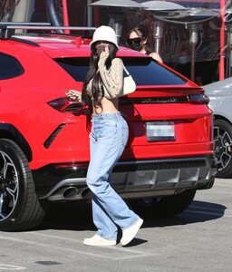 kylie-jenner-in-denim-at-matsuhisa-sushi-restaurant-in-beverly-hills-02-23-2021-0.jpg