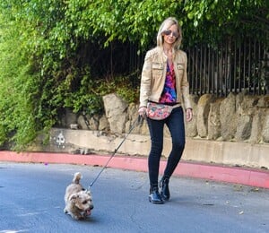 lady-victoria-hervey-out-with-her-dog-in-los-angeles-02-20-2021-2.jpg