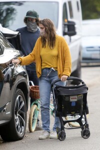 leighton-meester-out-at-a-park-in-los-angeles-02-03-2021-1.jpg