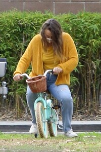 leighton-meester-out-at-a-park-in-los-angeles-02-03-2021-5.jpg