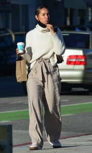 leona-lewis-out-with-her-dog-in-santa-monica-02-12-2021-2.jpg
