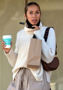 leona-lewis-out-with-her-dog-in-santa-monica-02-12-2021-5.jpg