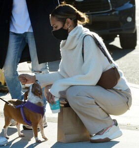 leona-lewis-out-with-her-dog-in-santa-monica-02-12-2021-6.jpg