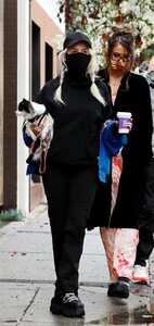 lottie-moss-out-with-her-dog-in-los-angeles-01-29-2021-1.jpg