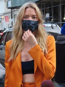 martha-hunt-and-zanna-rassi-arrives-at-jason-wu-fashion-show-in-new-york-02-14-2021-8.jpg